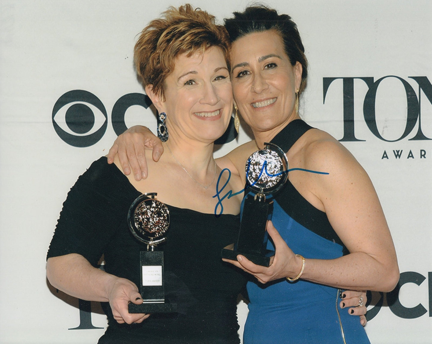 LISA KRON signed (TONY AWARD WINNER) 8X10 photo *ACTRESS* FILMMAKER W/COA #1