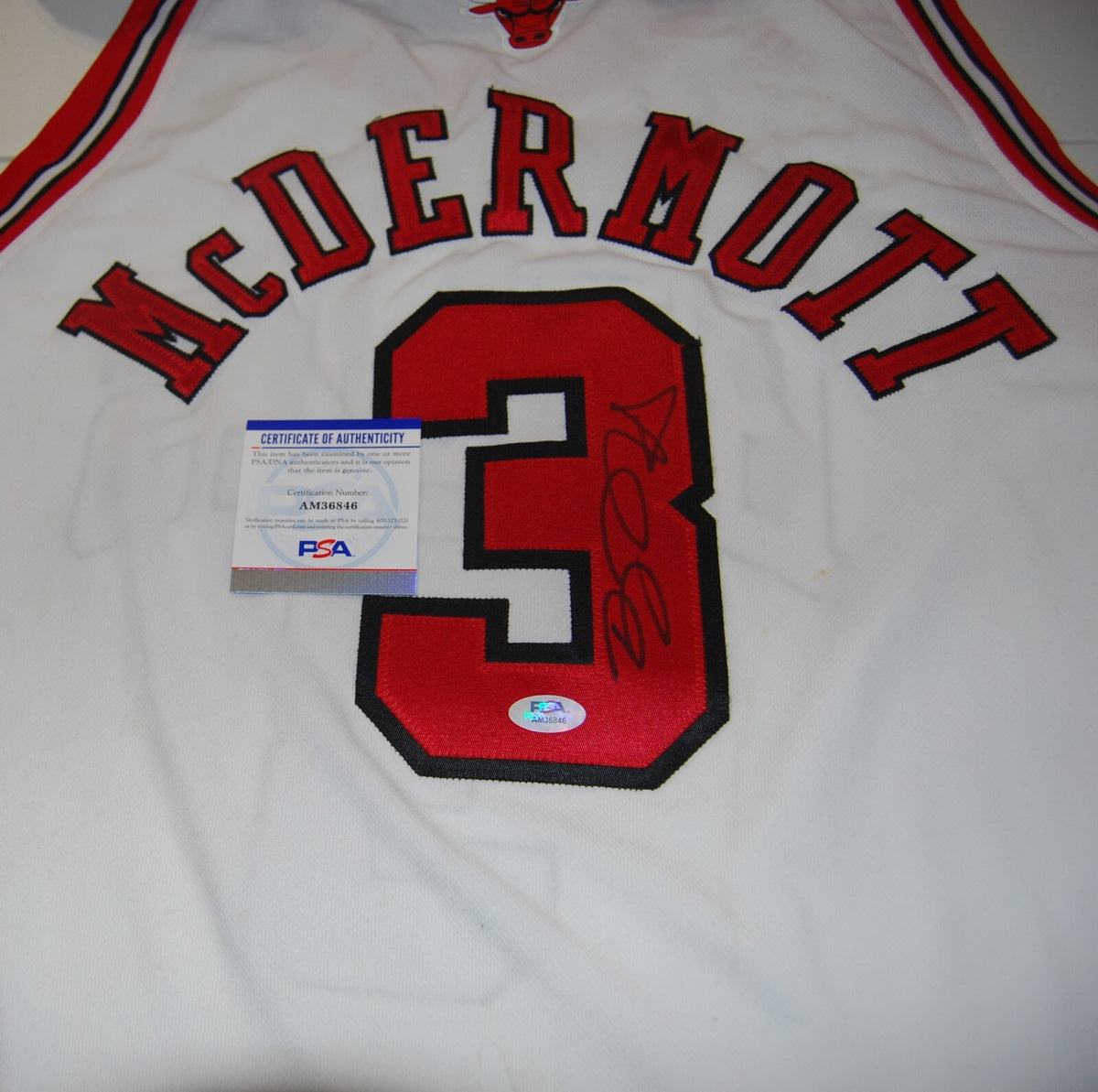 DOUG MCDERMOTT signed (CHICAGO BULLS) Swingman Basketball jersey PSA/DNA AM36846
