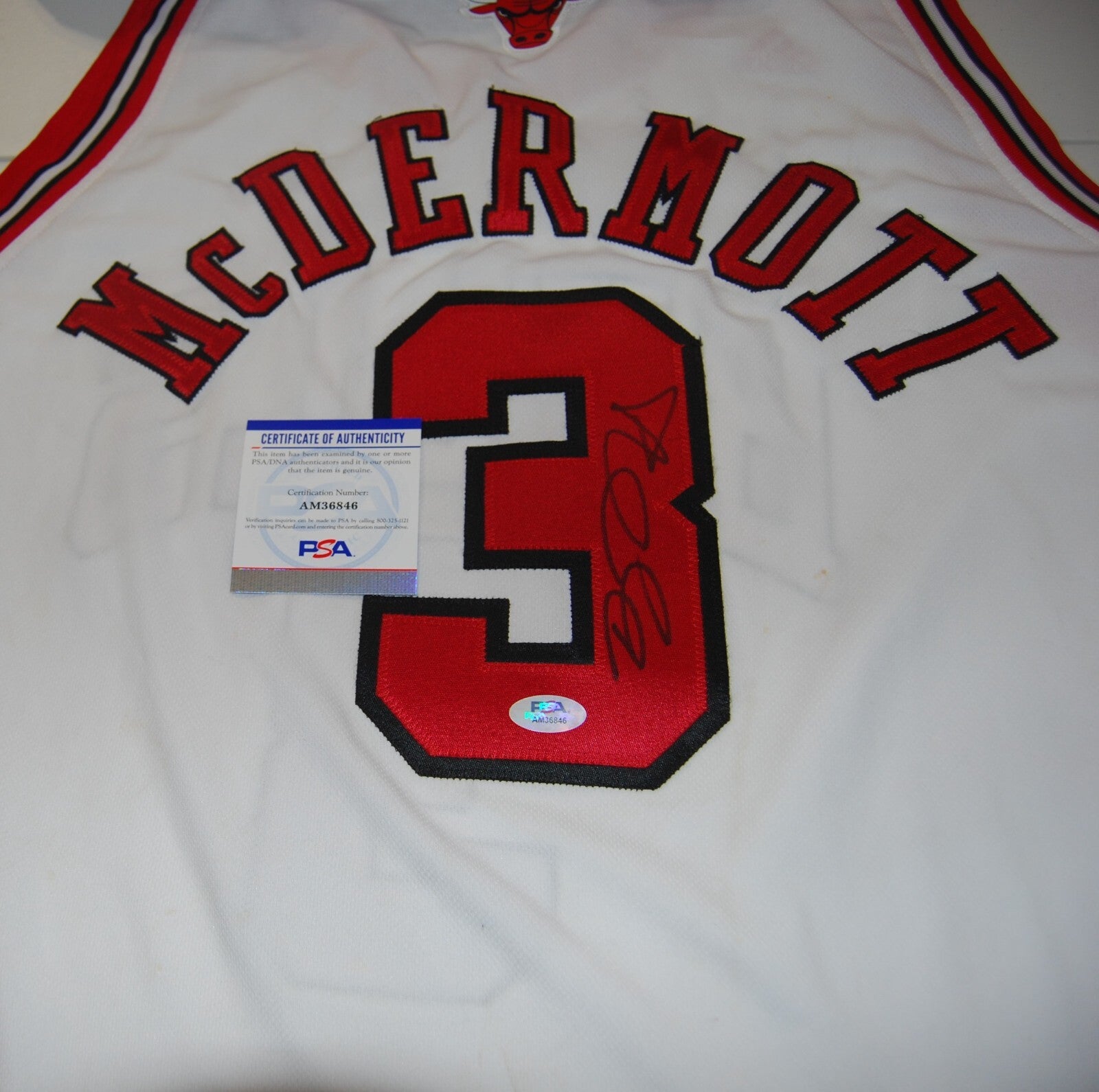 DOUG MCDERMOTT signed (CHICAGO BULLS) Swingman Basketball jersey PSA/DNA AM36846