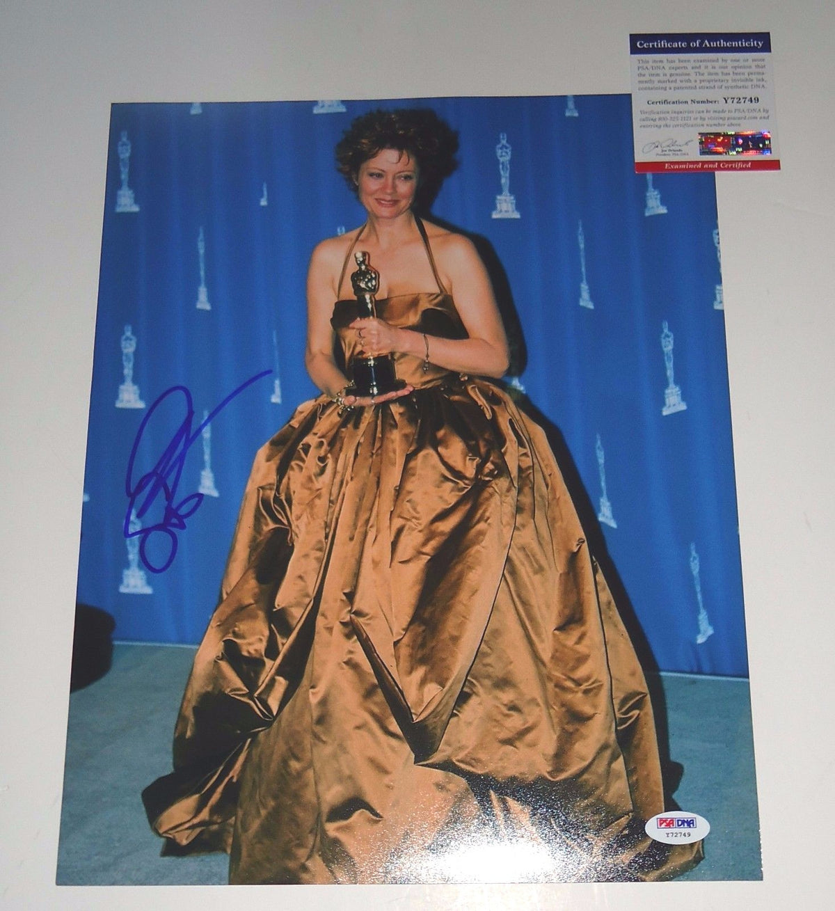 Susan Sarandon signed *Academy Award* 11x14 photo PSA/DNA Authentic Y72749