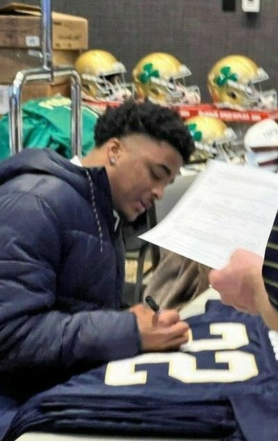 LOGAN DIGGS signed (NOTRE DAME FIGHTING IRISH) Go Irish custom jersey JSA 