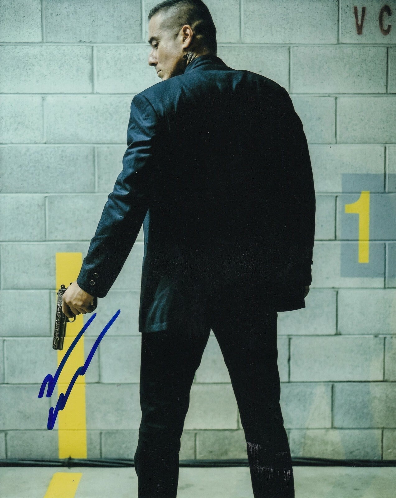 KIRK ACEVEDO signed (ARROW) 8X10 photo *RICARDO DIAZ* autographed W/COA #3