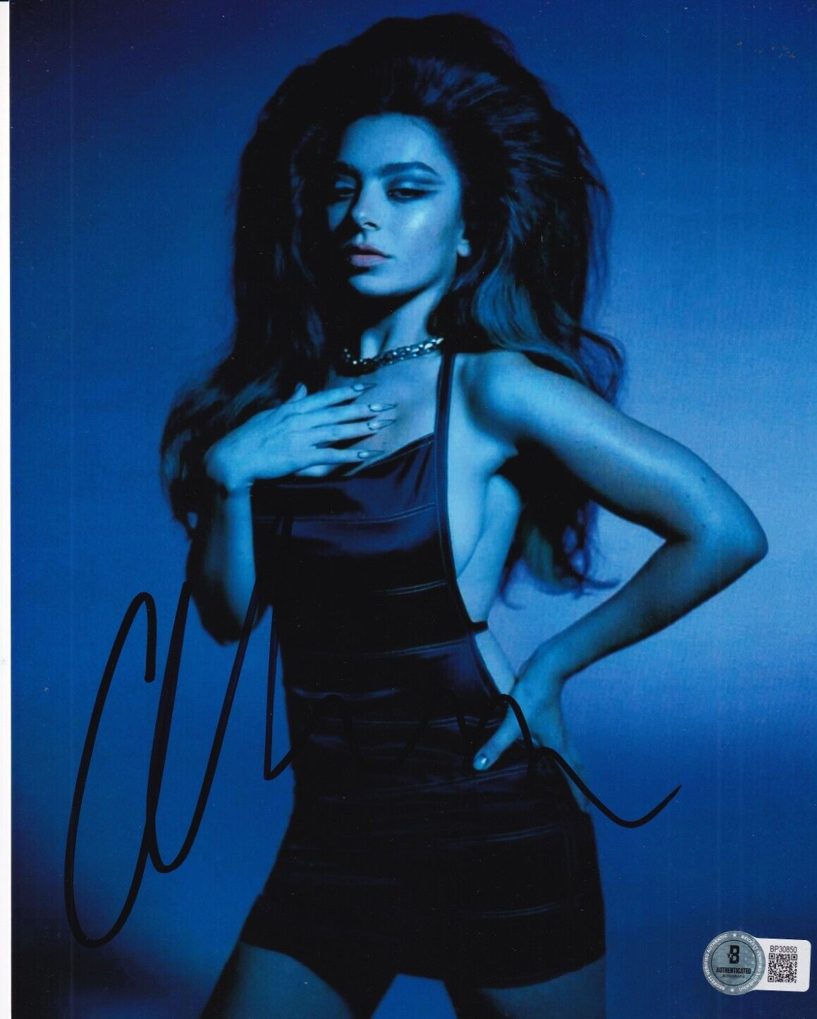CHARLIE XCX signed (VON DUTCH) Music singer 8X10 photo BECKETT BP30850
