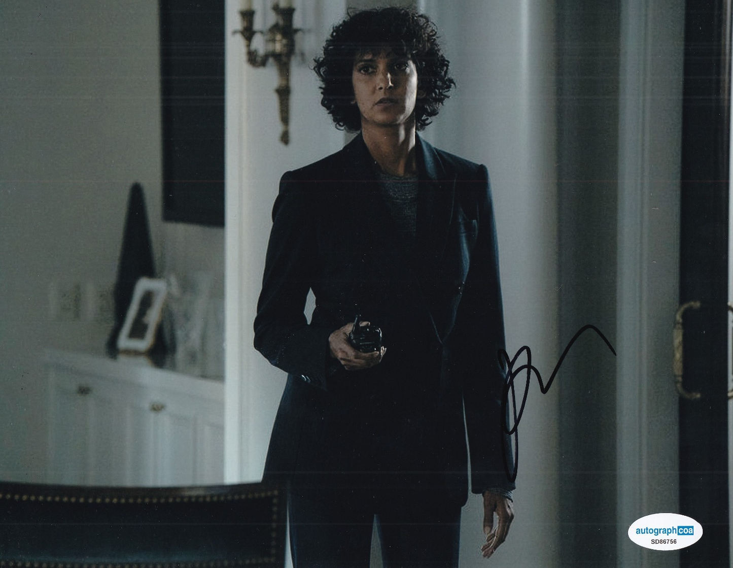 POORNA JAGANNATHAN signed (THE BLACKLIST) TV Show 8X10 photo ACOA SD86756