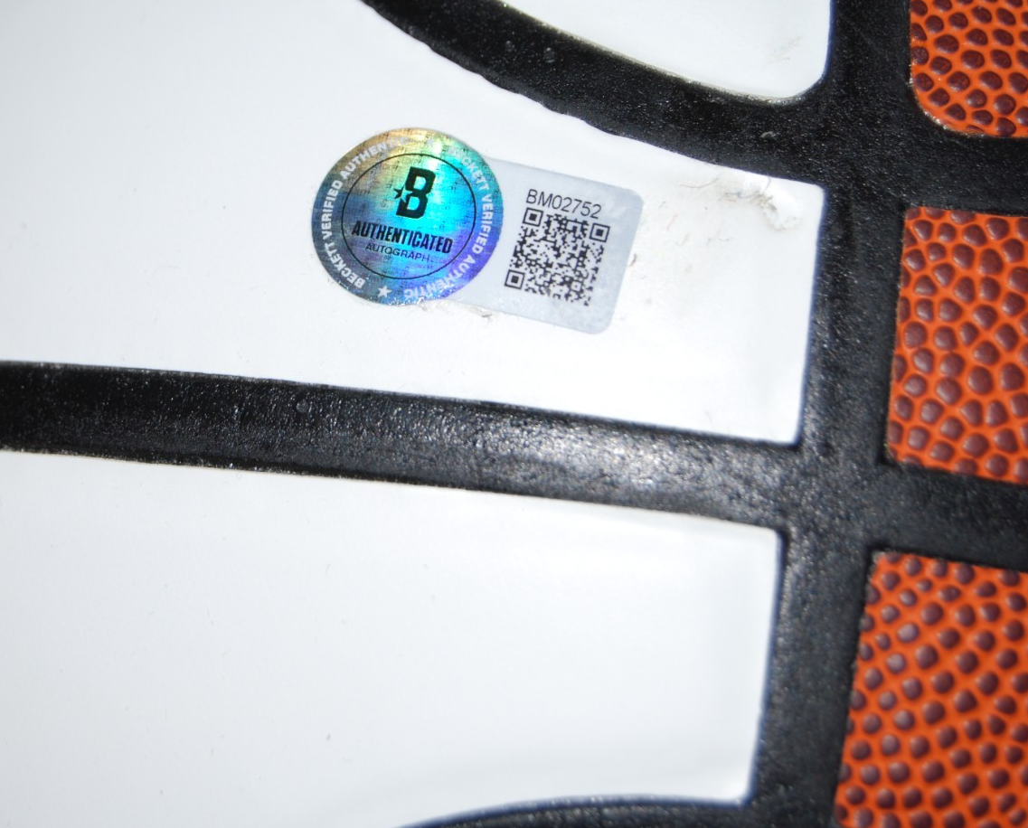 RICK PITINO signed (KENTUCKY WILDCATS) logo basketball BECKETT BAS BM02752