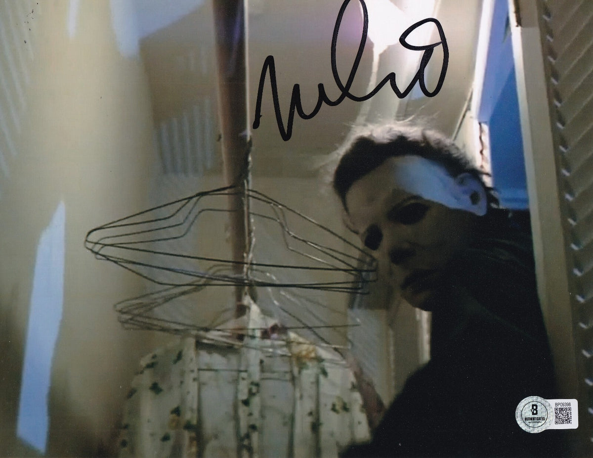 NICK CASTLE signed (HALLOWEEN) Michael Myers movie 8X10 BECKETT BAS BP09398