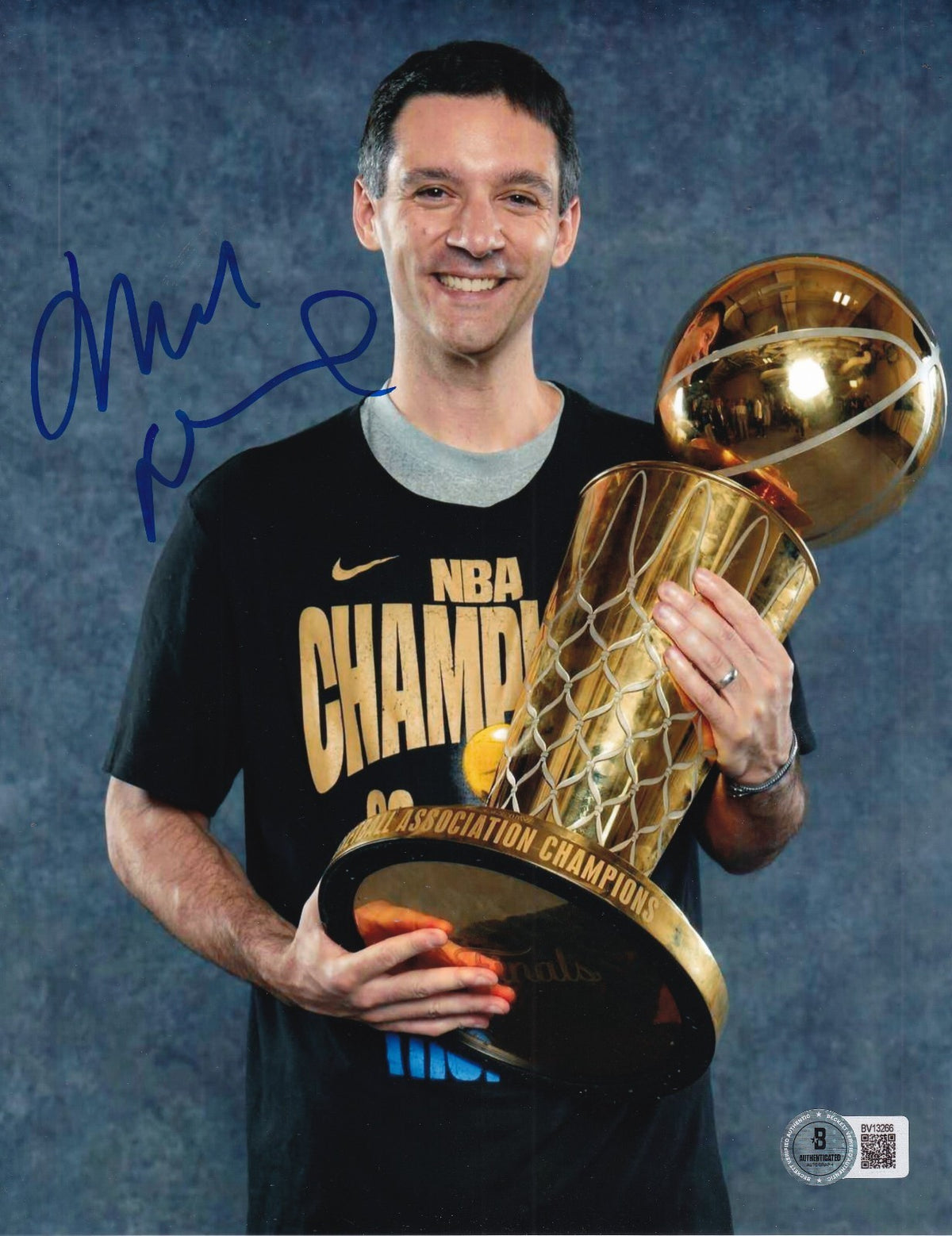 MARK DAIGNEAULT signed (OKLAHOMA CITY THUNDER) basketball 8X10 BECKETT BV13266