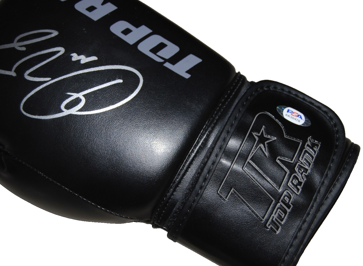OSCAR VALDEZ signed (WBC WBO FEATHERWEIGHT) Blue Boxing glove PSA/DNA AK30478