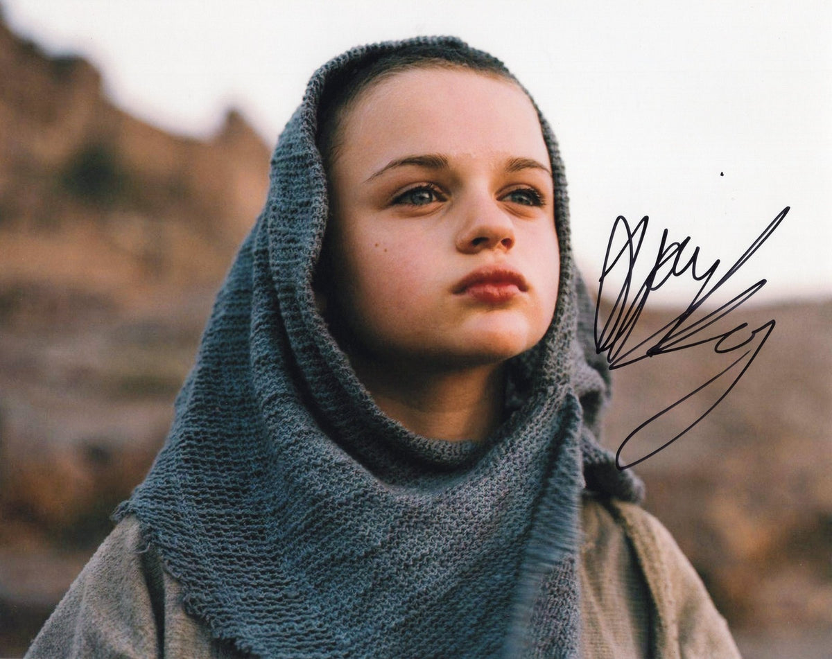 Joey King The Dark Knight Rises Signed 8x10 Photo w/COA