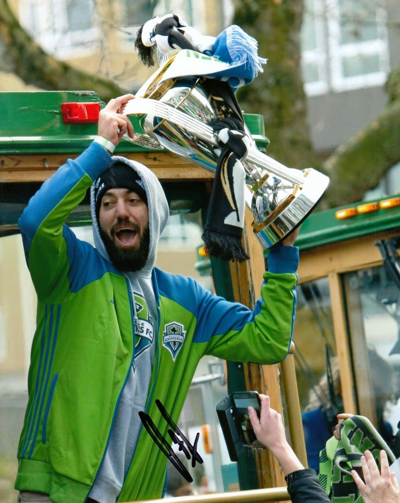 CLINT DEMPSEY signed (SEATTLE SOUNDERS) Soccer Team USA MLS photo 8X10 W/COA