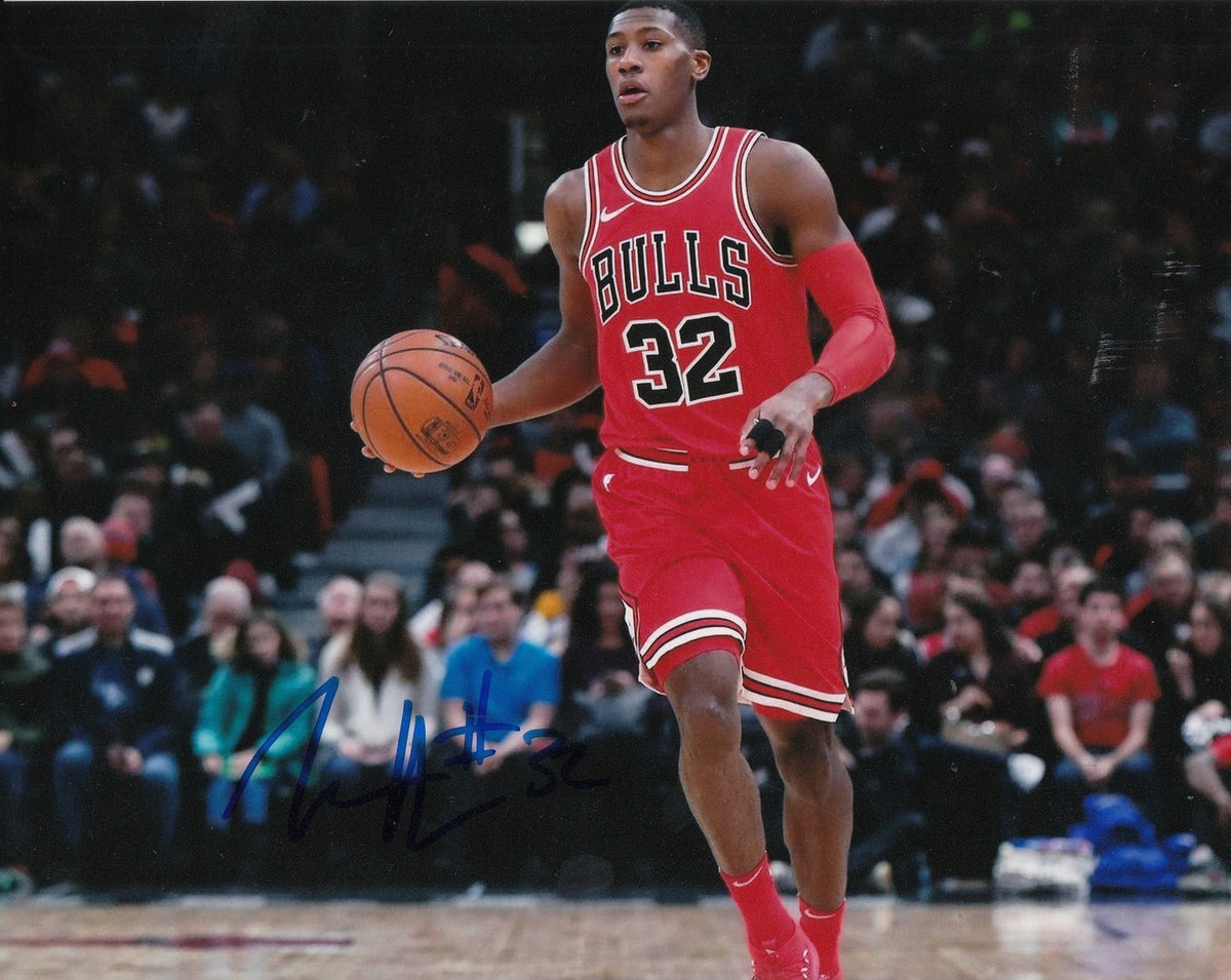KRIS DUNN signed (CHICAGO BULLS) autographed BASKETBALL 8X10 photo W/COA #1