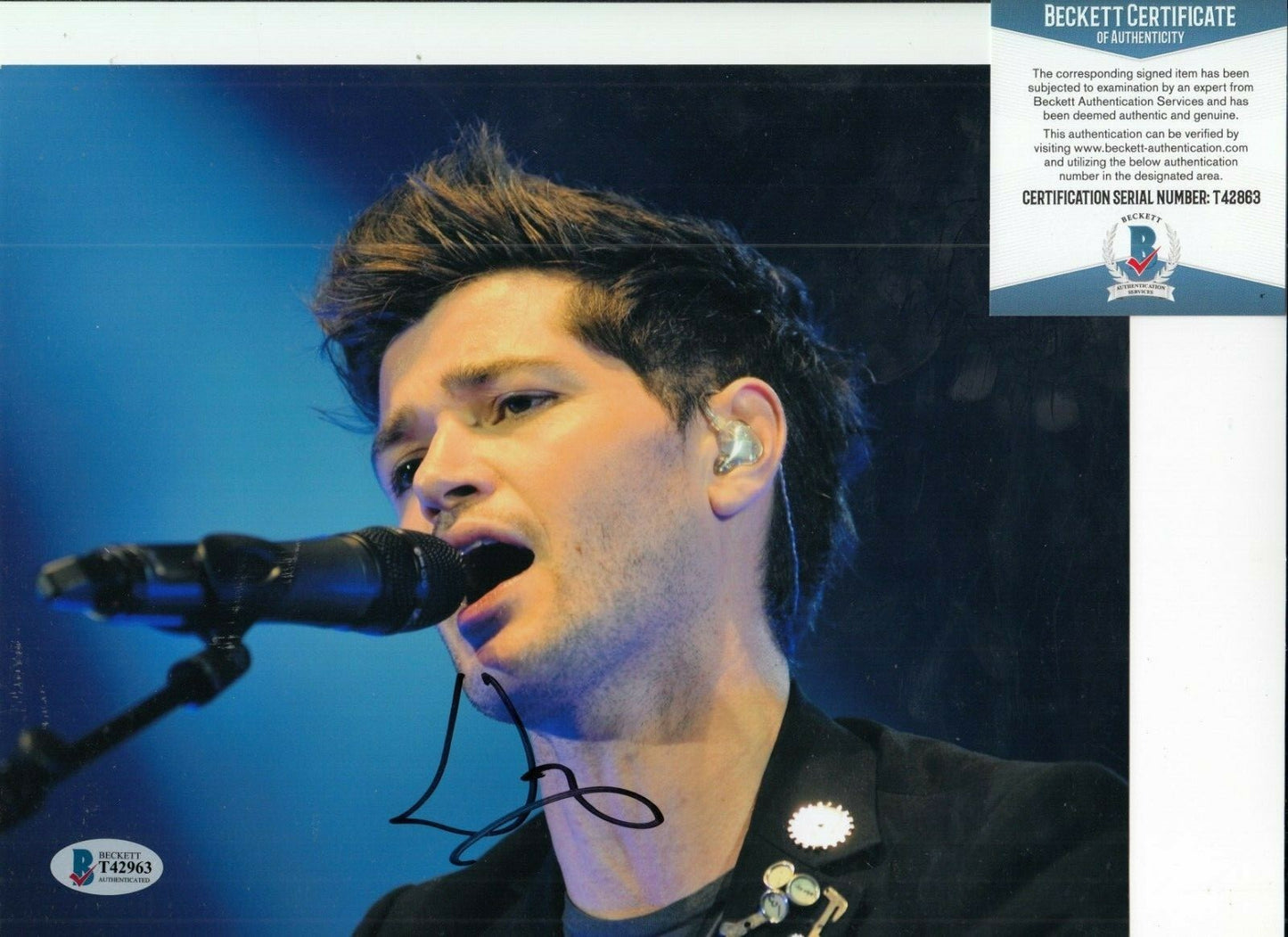 DANNY O'DONOGHUE signed (THE SCRIPT) Hall of Fame 8X10 photo BECKETT BAS T42963