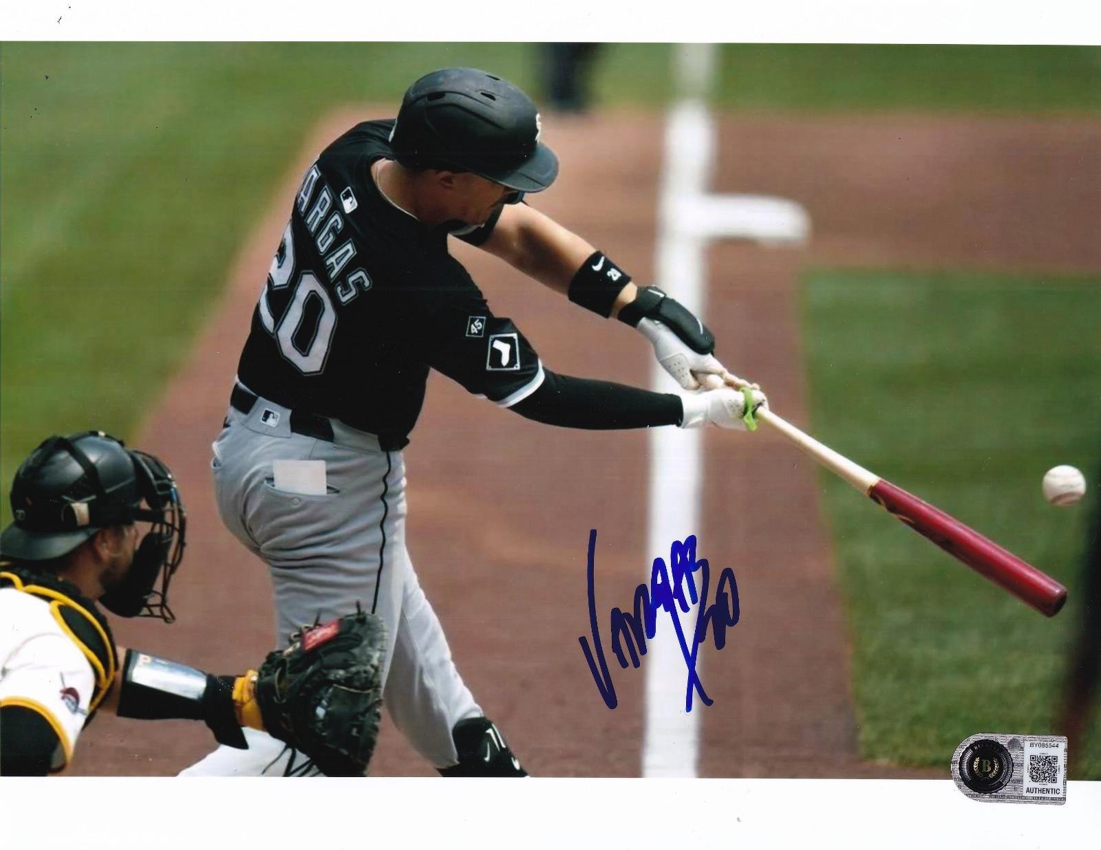 MIGUEL VARGAS signed (CHICAGO WHITE SOX) baseball 8X10 photo BECKETT BY085544