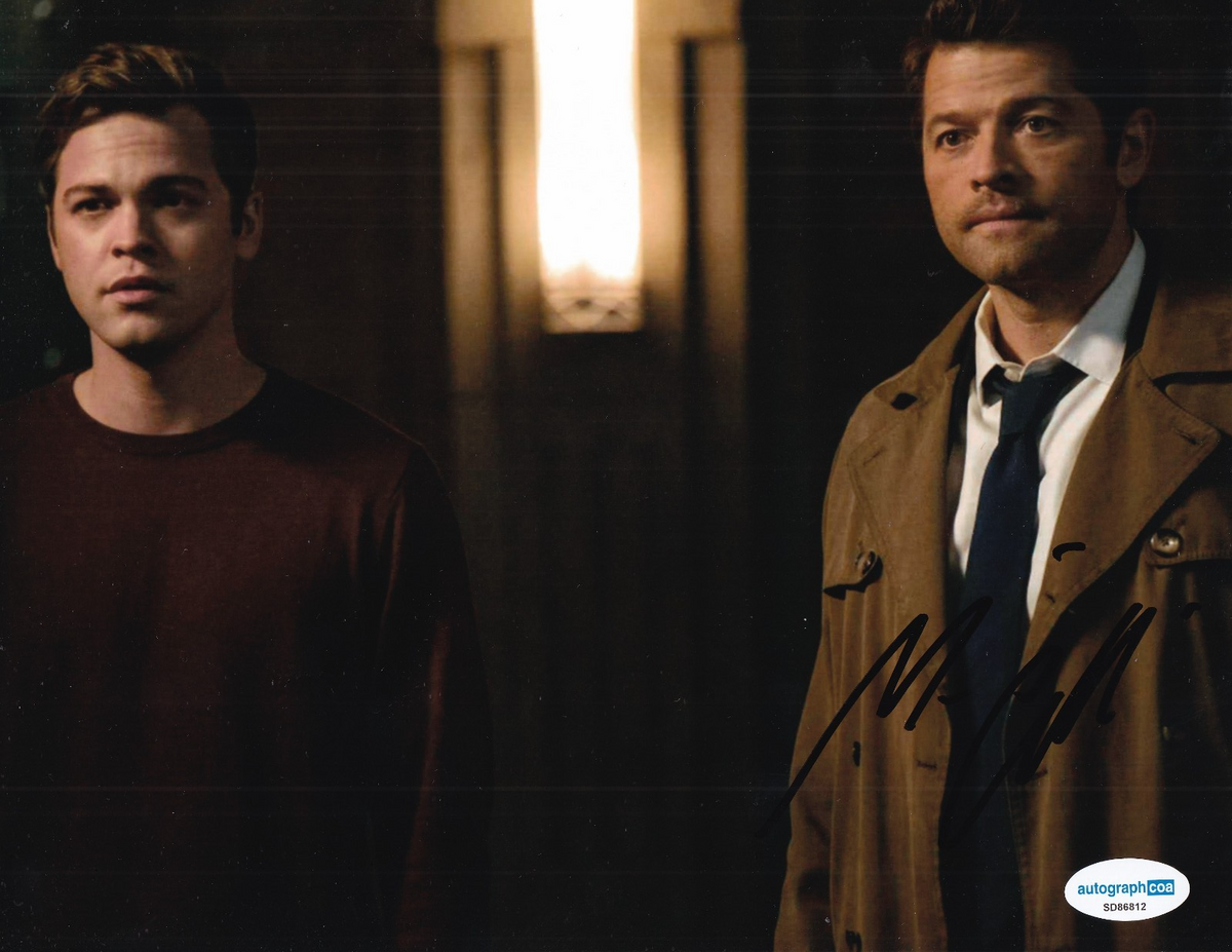 MISHA COLLINS signed (SUPERNATURAL) Castiel TV Show 8X10 photo ACOA SD86812