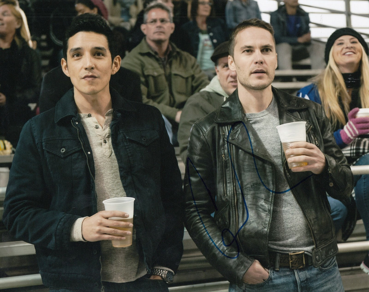 GABRIEL LUNA signed (TRUE DETECTIVE) TV SHOW 8X10 photo W/COA