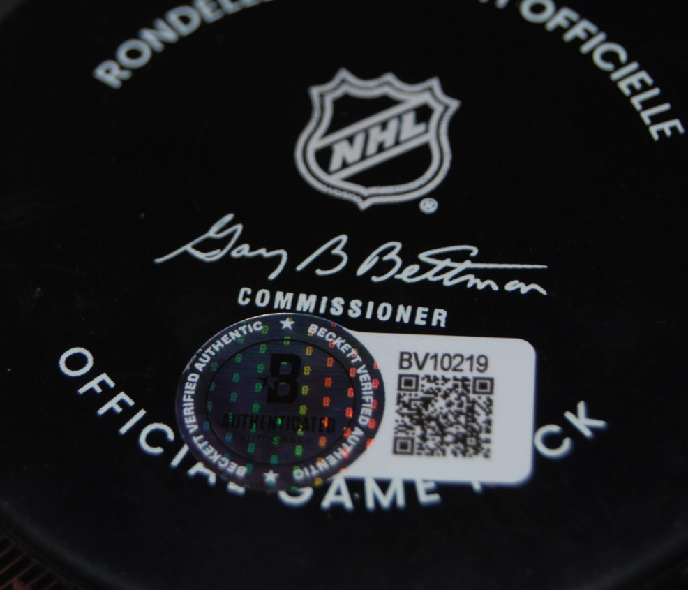 OLIVER MOORE signed (CHICAGO BLACKHAWKS) 100th Anniversary puck BECKETT BV10219