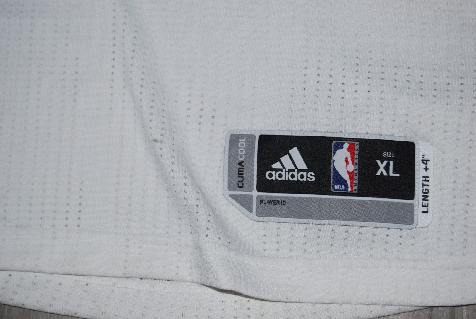 ZACH LAVINE signed (CHICAGO BULLS) Pro-Cut 4XL tall  jersey PSA/DNA AN10192