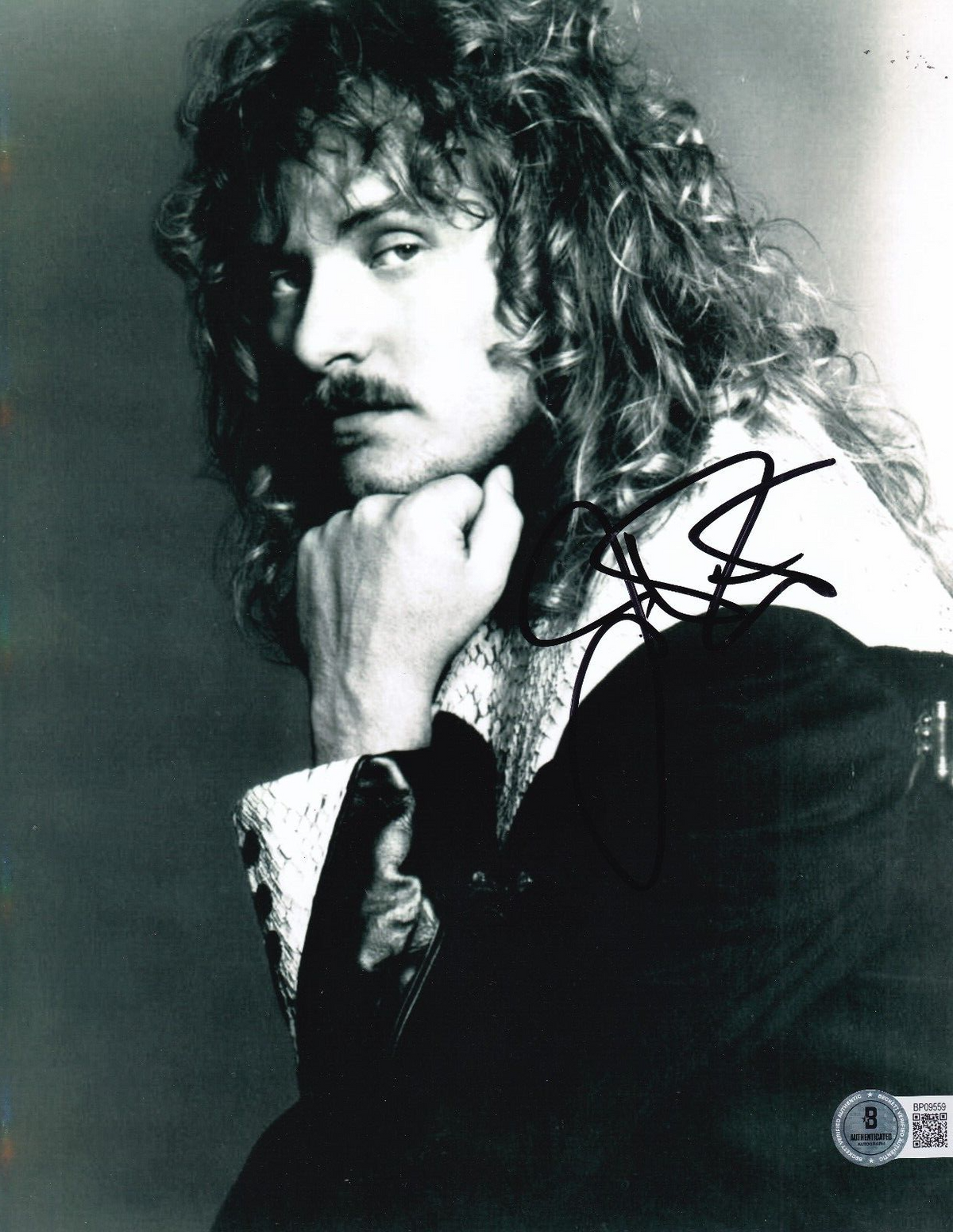 JOHNNY VAN ZANT signed (LYNARD SKYNARD) Music Singer 8x10 photo BECKETT BP09559