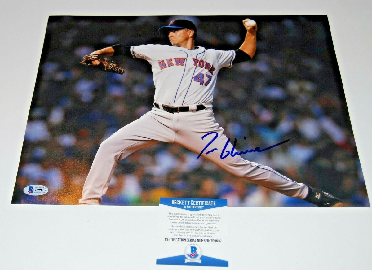TOM GLAVINE signed (NEW YORK METS) HOF Baseball 11X14 photo BECKETT BAS T99637
