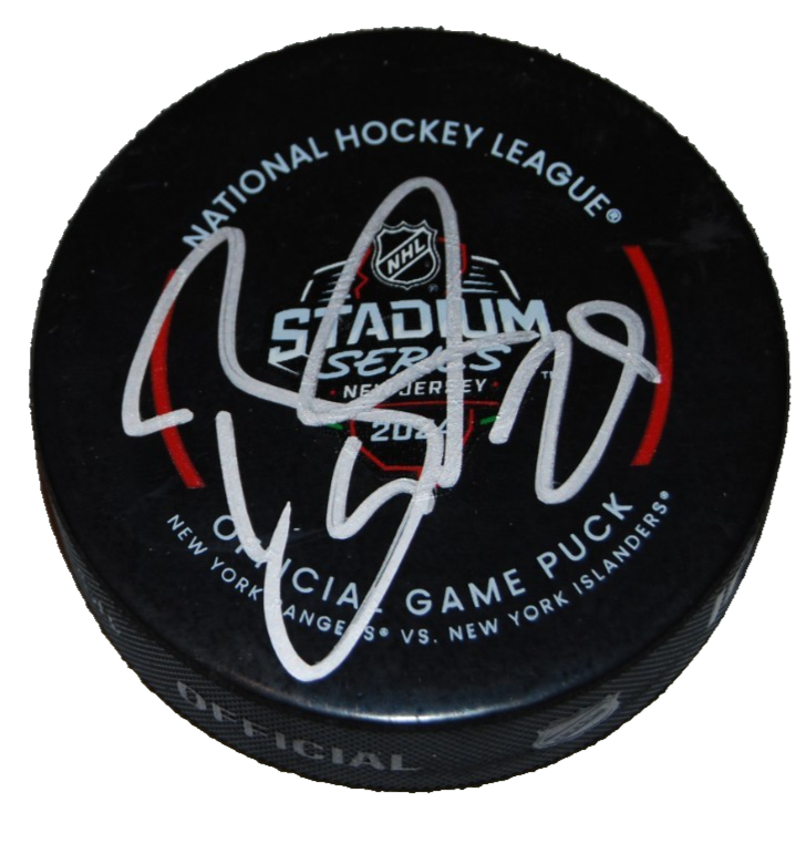 BO HORVAT signed (NEW YORK ISLANDERS) Stadium Series Game puck BECKETT BR25939