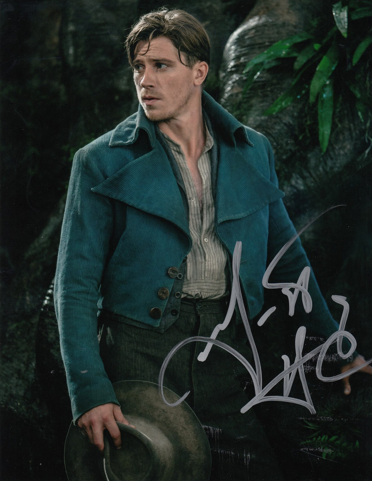 GARRETT HEDLUND signed *PAN* MOVIE 8X10 photo CAPTAIN HOOK W/COA *PROOF* #2