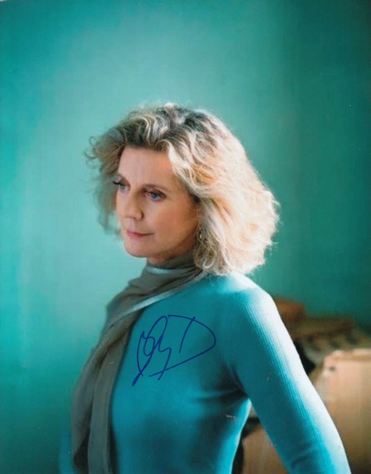 BLYTHE DANNER signed (MEET THE PARENTS) Movie 8X10 photo *DINA BYRNES* W/COA