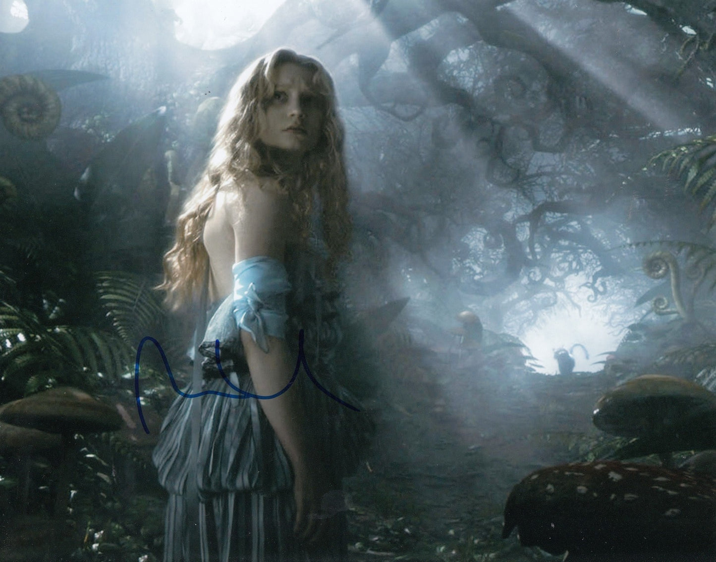 MIA WASIKOWSKA signed (ALICE IN WONDERLAND) 8X10 photo W/COA ALICE KINGSLEIGH #1