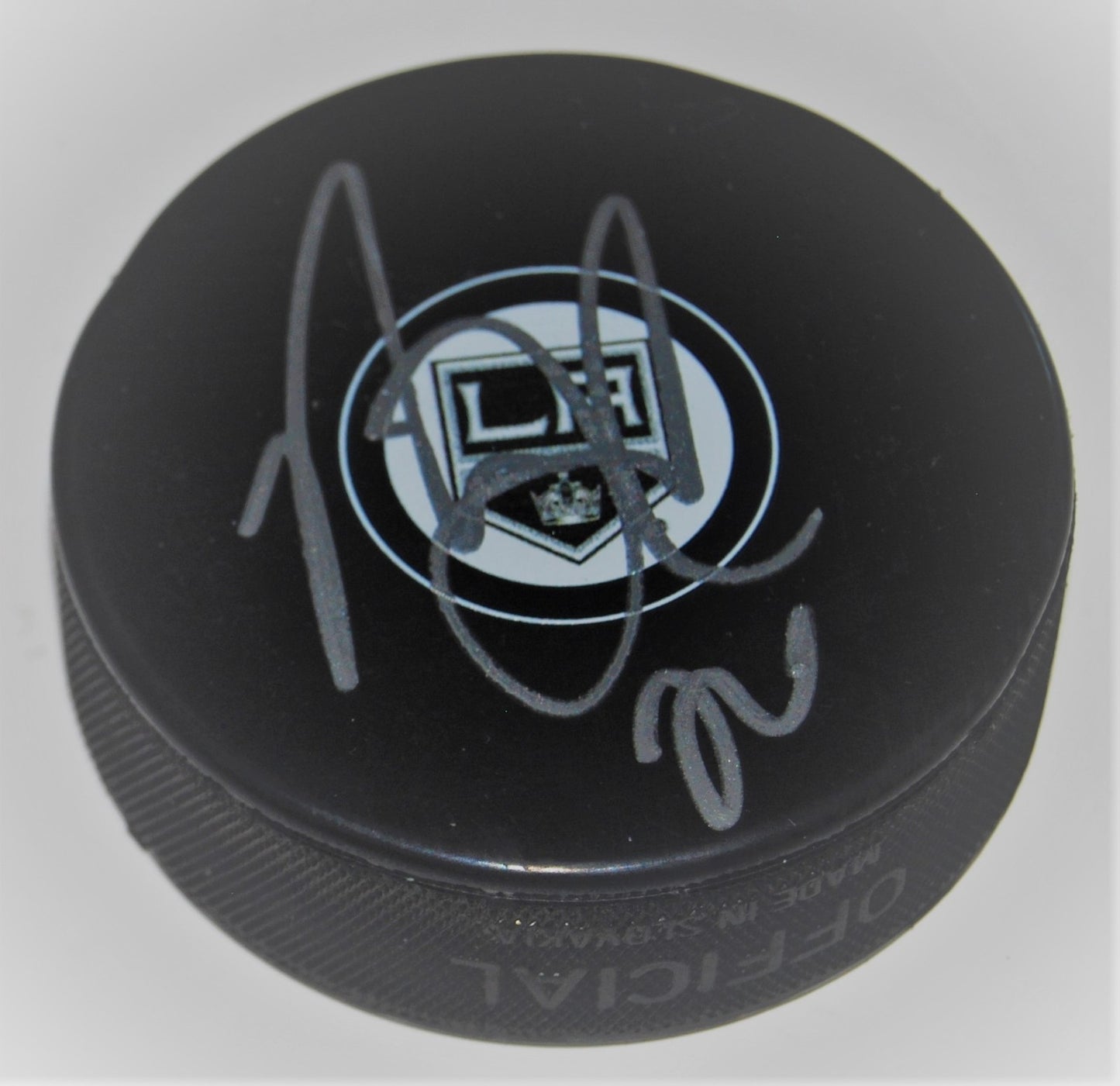 NICK SHORE signed (LOS ANGELES KINGS) souvenir logo hockey puck W/COA