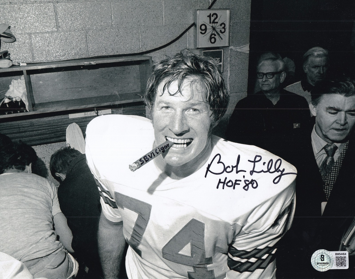 BOB LILLY signed (DALLAS COWBOYS) football 8X10 photo BECKETT BAS BW54454