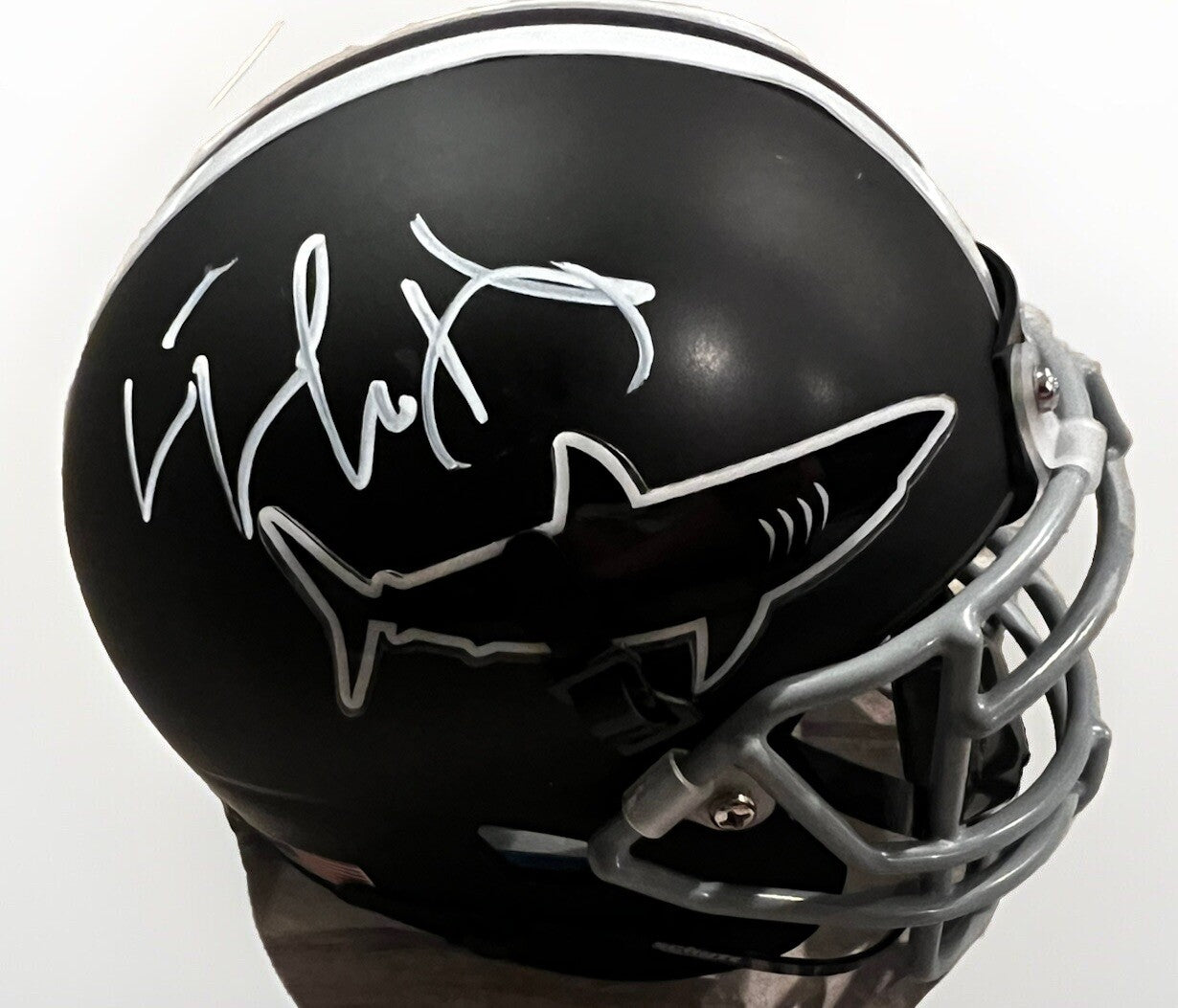 LL COOL J signed (ANY GIVEN SUNDAY) Movie Julian Mini Helmet BECKETT BP30413