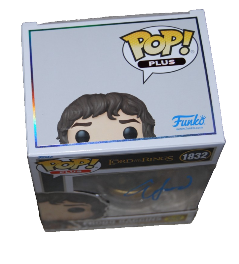 ELIJAH WOOD signed (LORD OF THE RINGS) Frodo 1832 Funko Pop Plus BECKETT BU41101