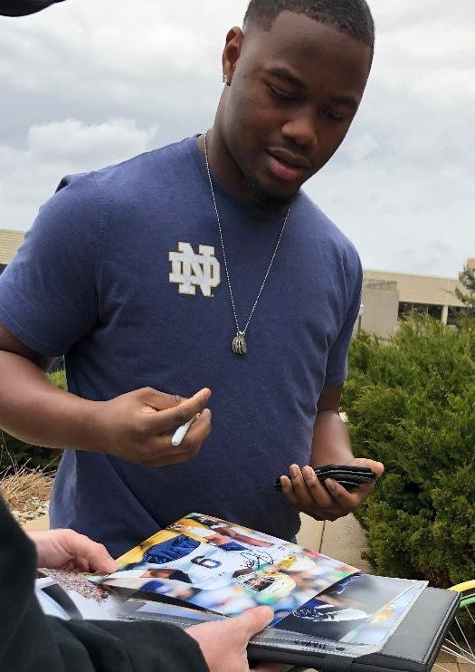 DAELIN HAYES signed (NOTRE DAME FIGHTING IRISH) Football 8X10 photo W/COA #3 C