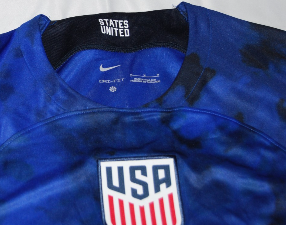 CHRISTIAN PULISIC signed (TEAM USA) World Cup Nike Soccer jersey JSA CR86366
