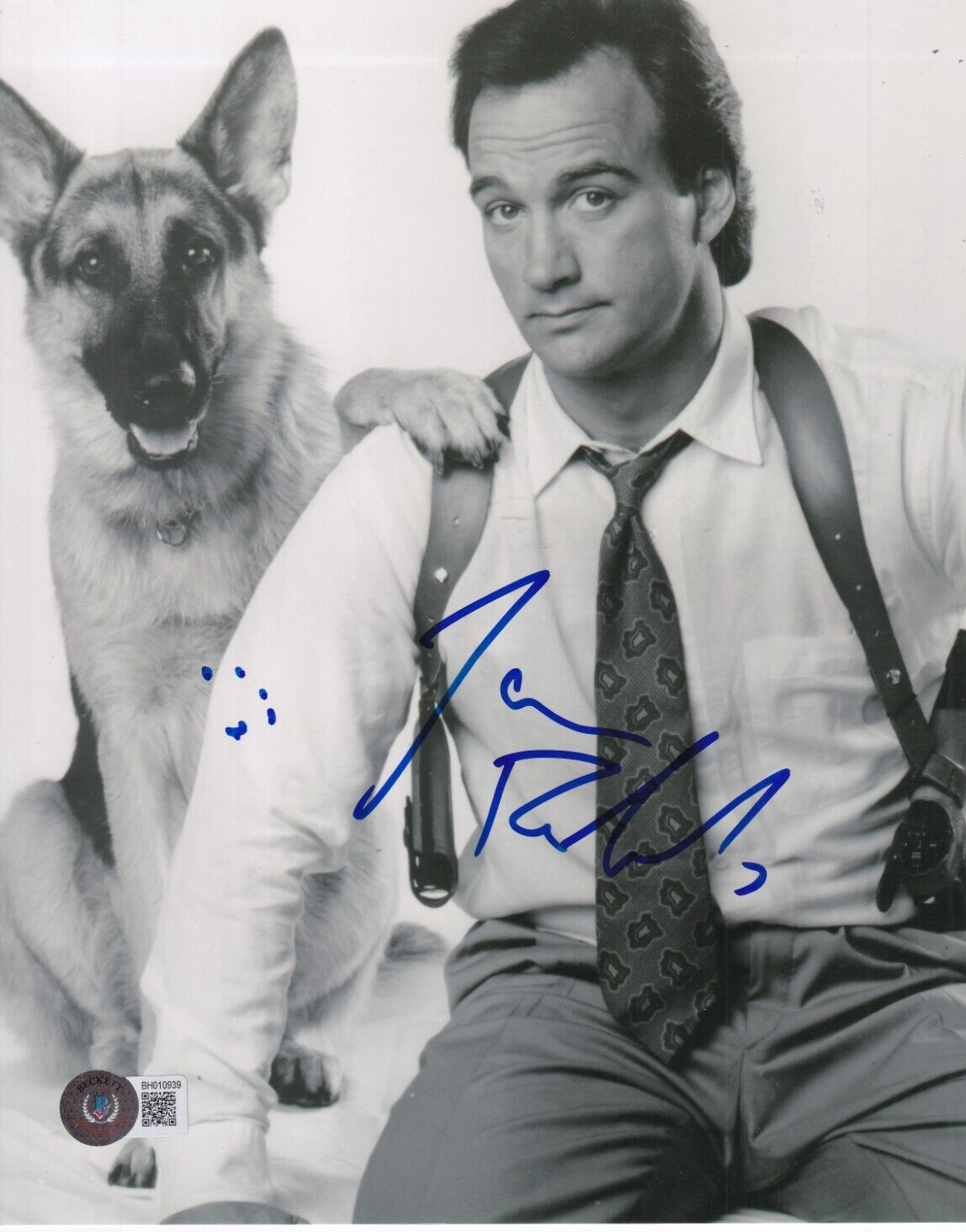 JIM BELUSHI signed (K-9) Dooley movie autographed 8X10 photo BECKETT BH010939