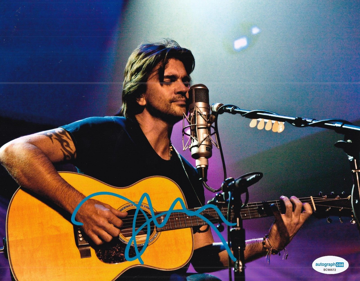 JUANES signed (PETALO DE SAL) COLUMBIAN music Singer 8X10 photo ACOA SC98572
