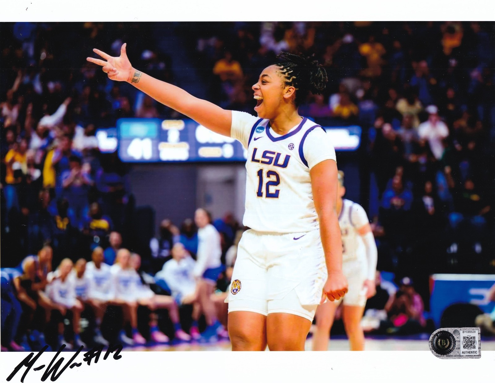 MIKAYLAH WILLIAMS signed (LSU TIGERS) basketball 8X10 photo BECKETT BAS BY085528