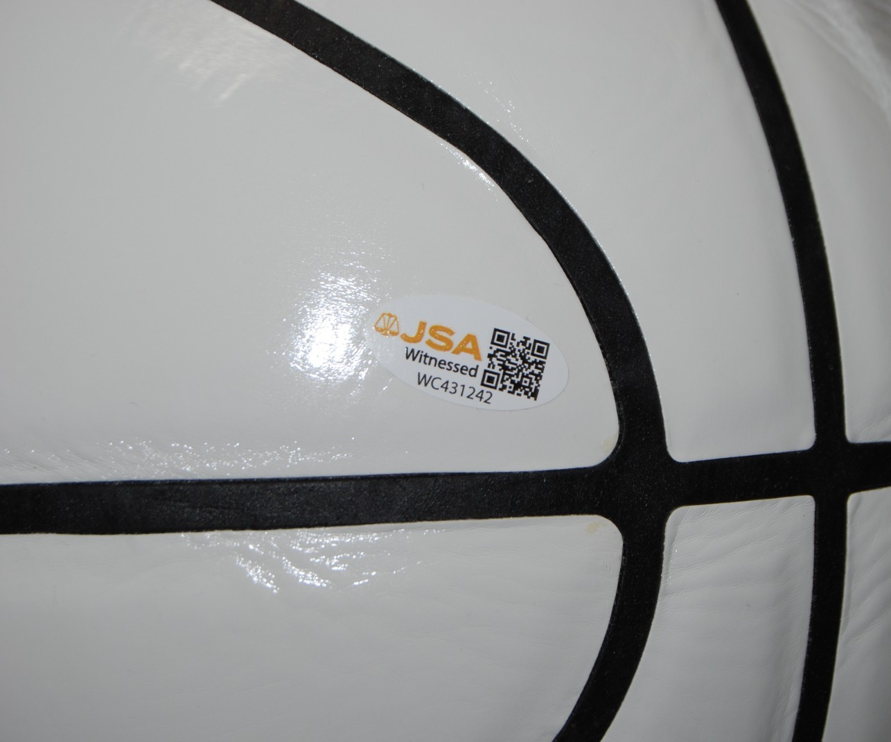DEE BROWN signed (ILLINOIS FIGHTING ILLINI) white panel basketball JSA WITNESSED