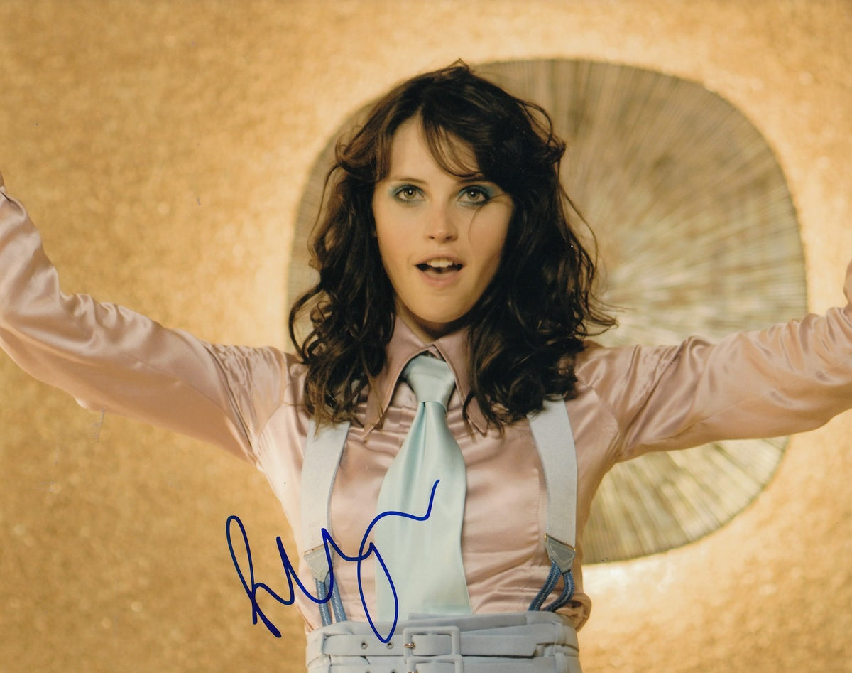 FELICITY JONES signed (ROGUE ONE A STAR WARS STORY) 8X10 photo W/COA *JYN ERSO*