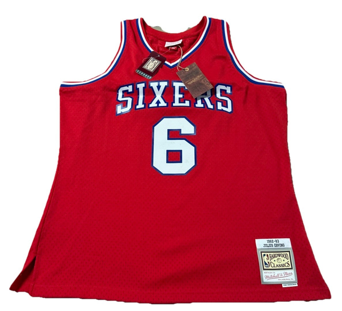 JULIUS ERVING signed (PHILADELPHIA 76ers) basketball jersey BECKETT BT56245