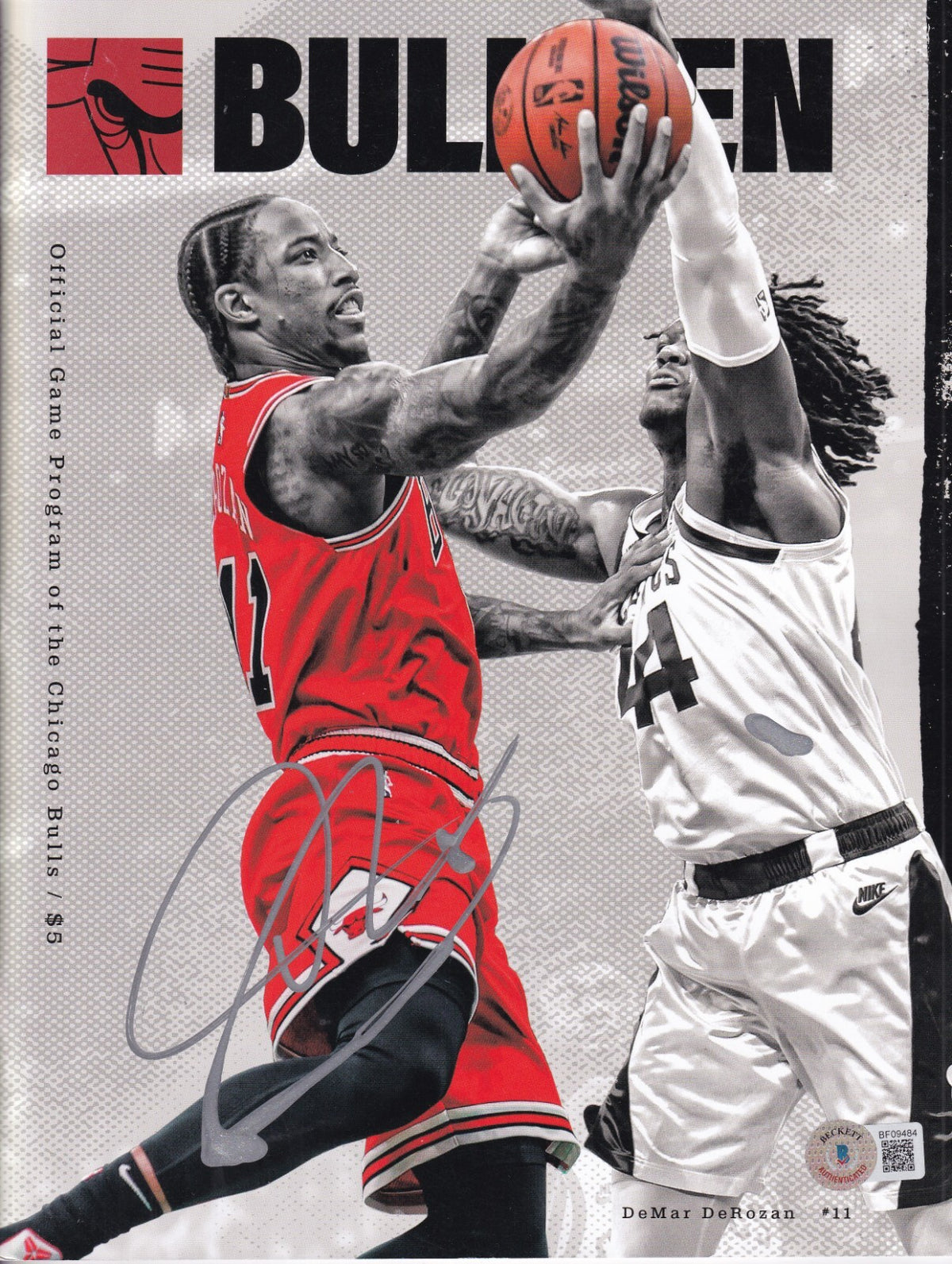 DEMAR DEROZAN signed (CHICAGO BULLS) Official Game program BECKETT BAS BF09484
