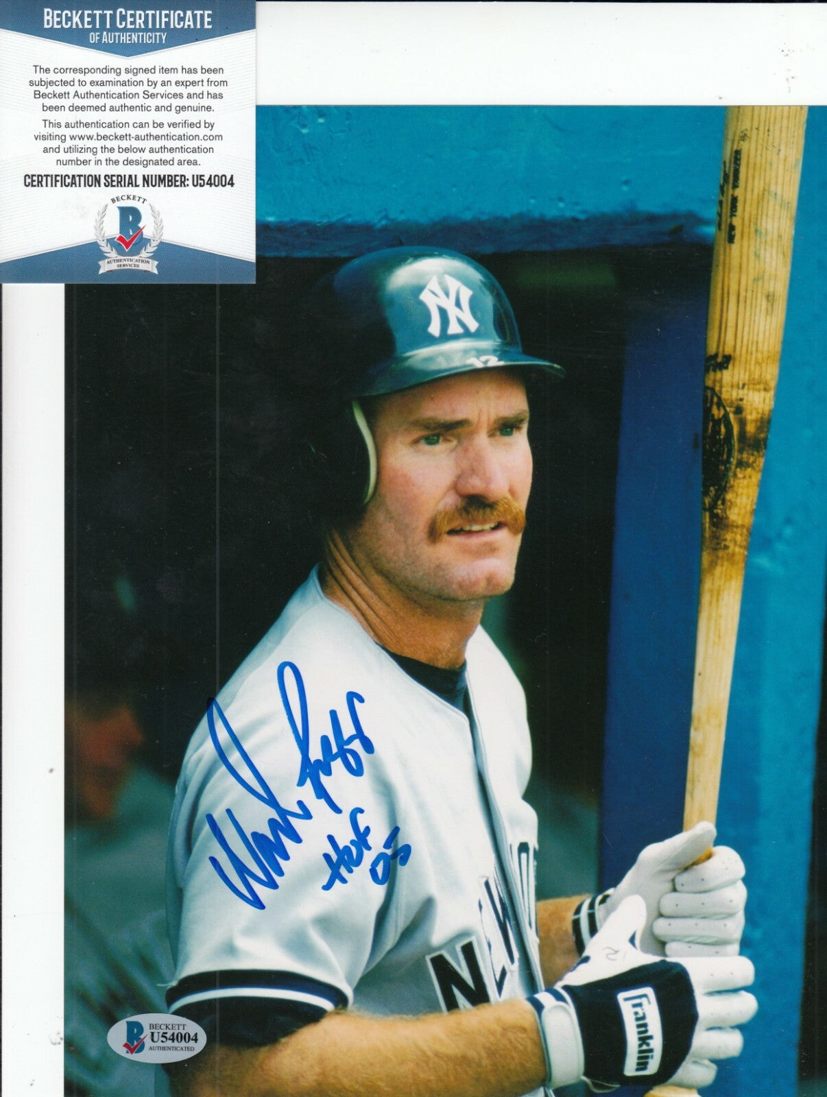 WADE BOGGS signed (NEW YORK YANKEES) Baseball 8X10 photo BECKETT BAS U54004