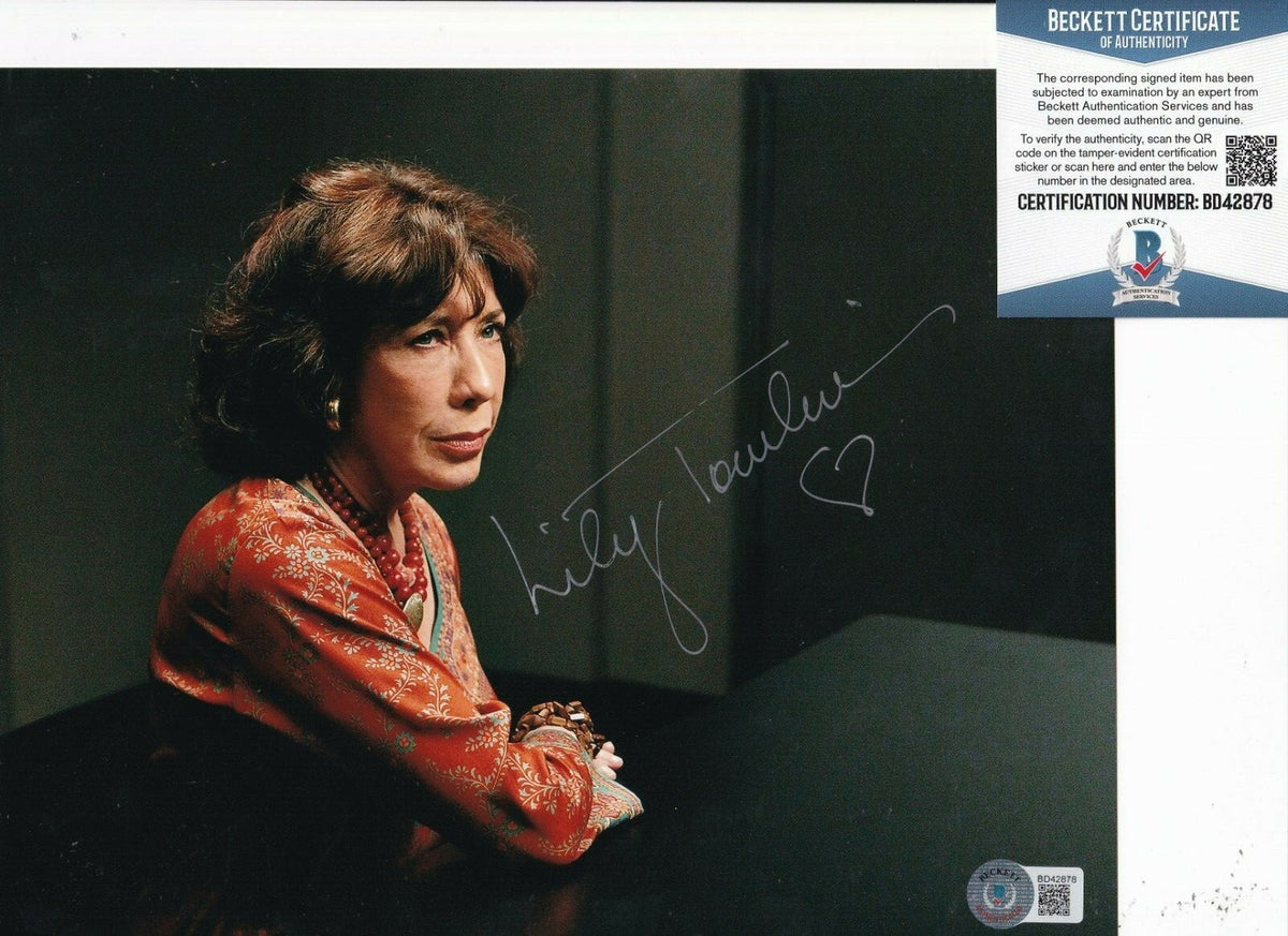 LILY TOMLIN signed (ALL OF ME) Movie autographed 8X10 photo BECKETT BAS BD42878