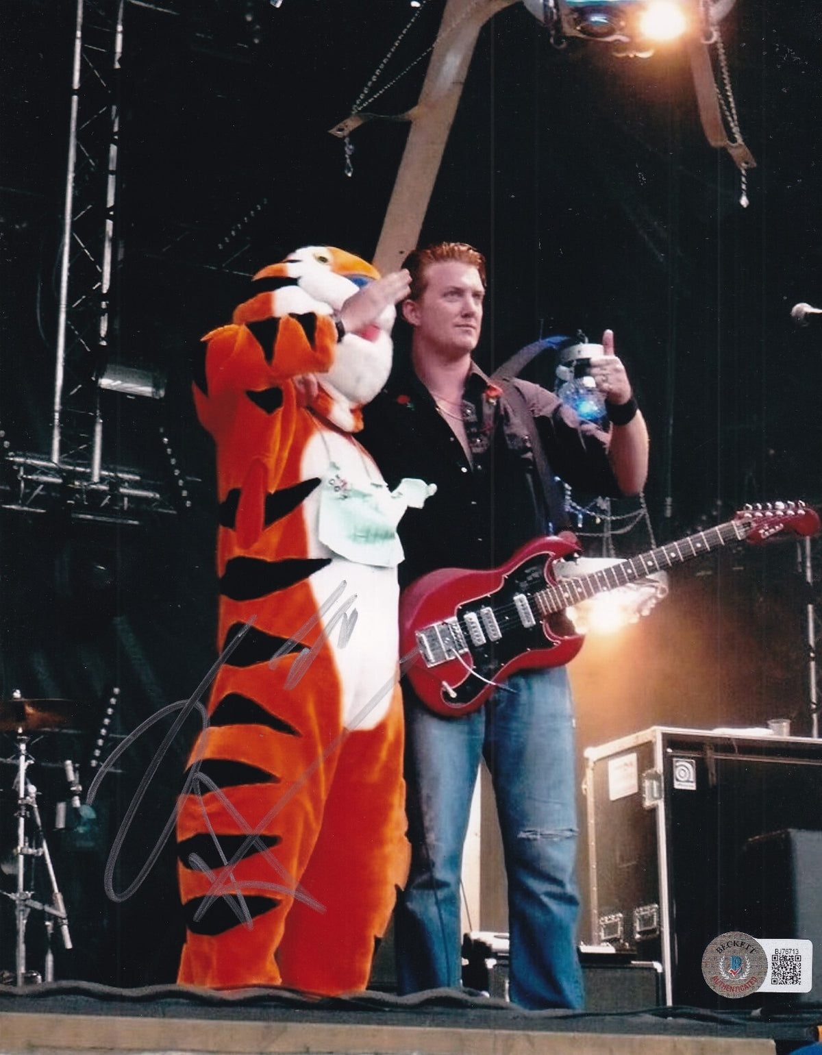 JOSH HOMME signed (QUEENS OF THE STONE AGE) Music 8X10 photo BECKETT BAS BJ76713