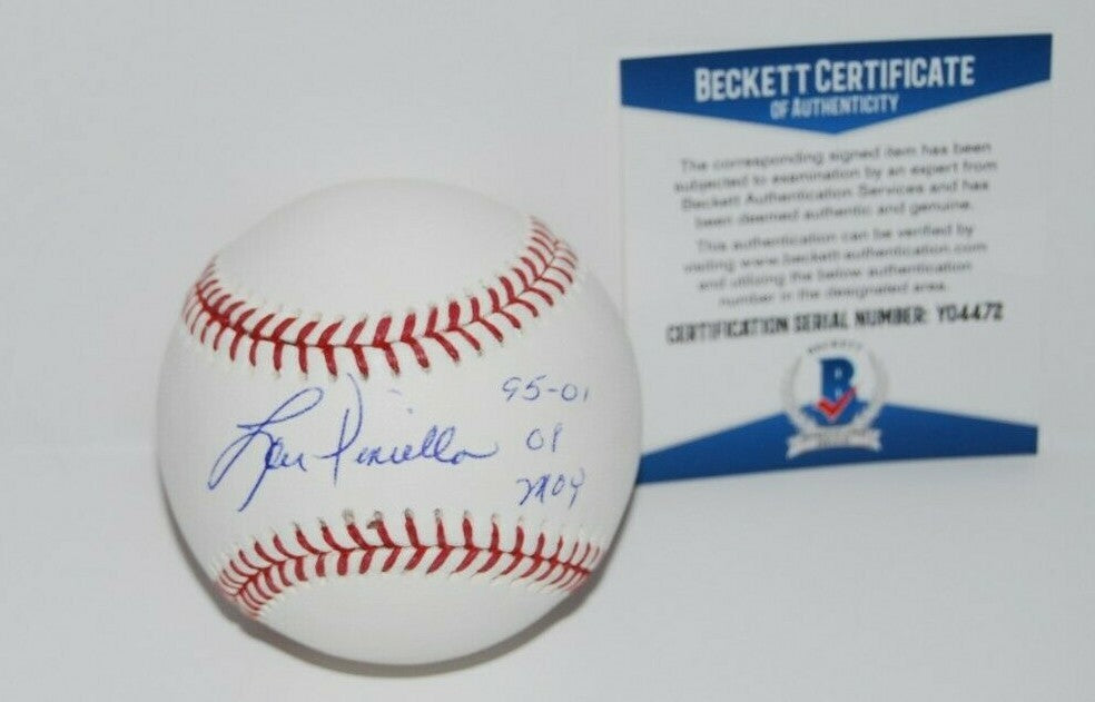 LOU PINIELLA signed (CINCINNATI REDS) 1990 WS Logo baseball BECKETT BAS Y04472