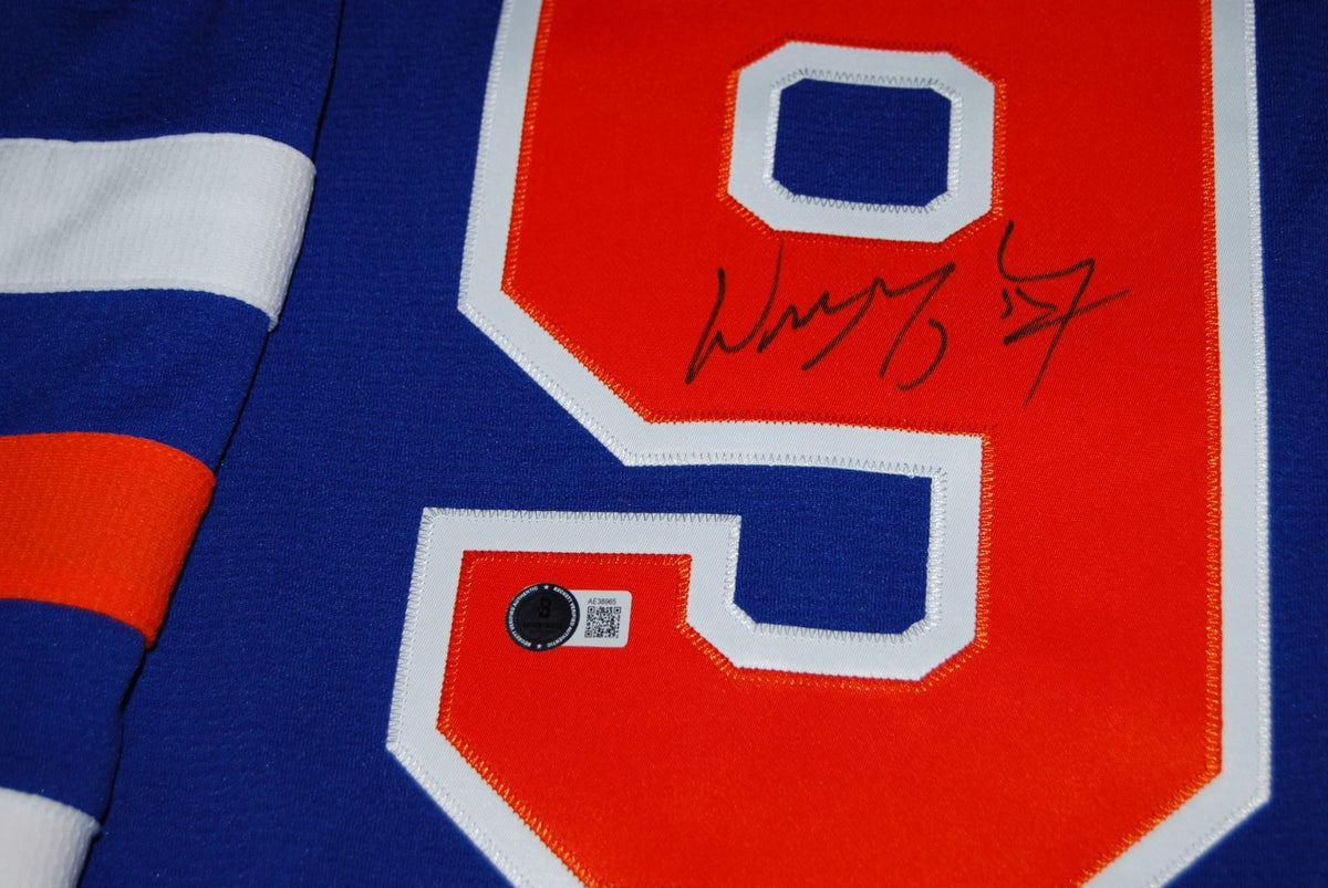 WAYNE GRETZKY signed (EDMONTON OILERS) M&N hockey jersey BECKETT AE38965