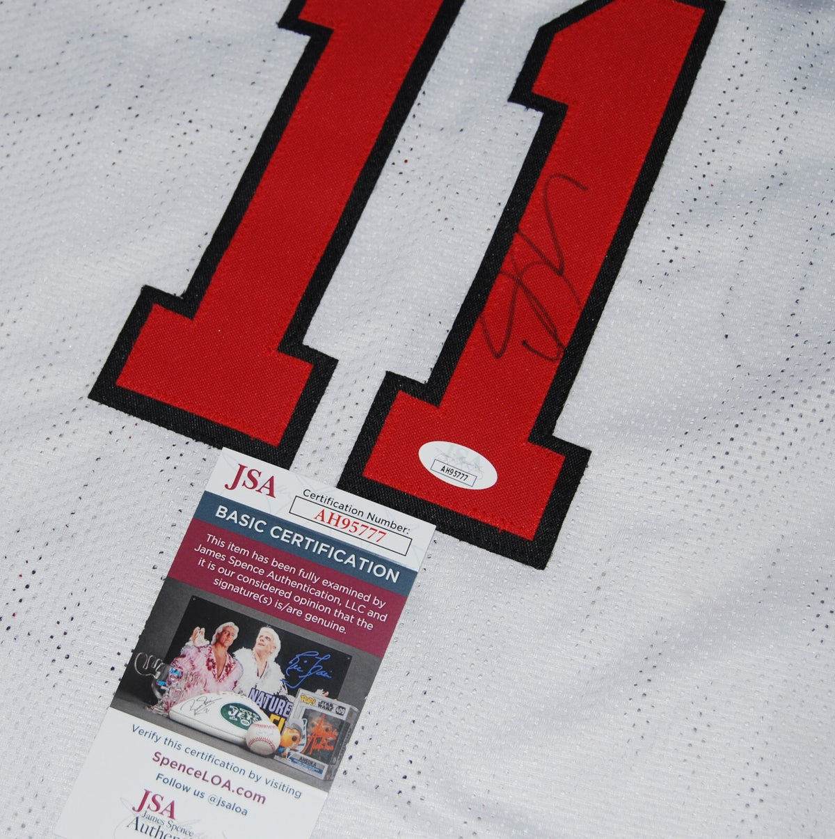 DEMAR DEROZAN signed (CHICAGO BULLS) White custom Basketball jersey JSA AH95777