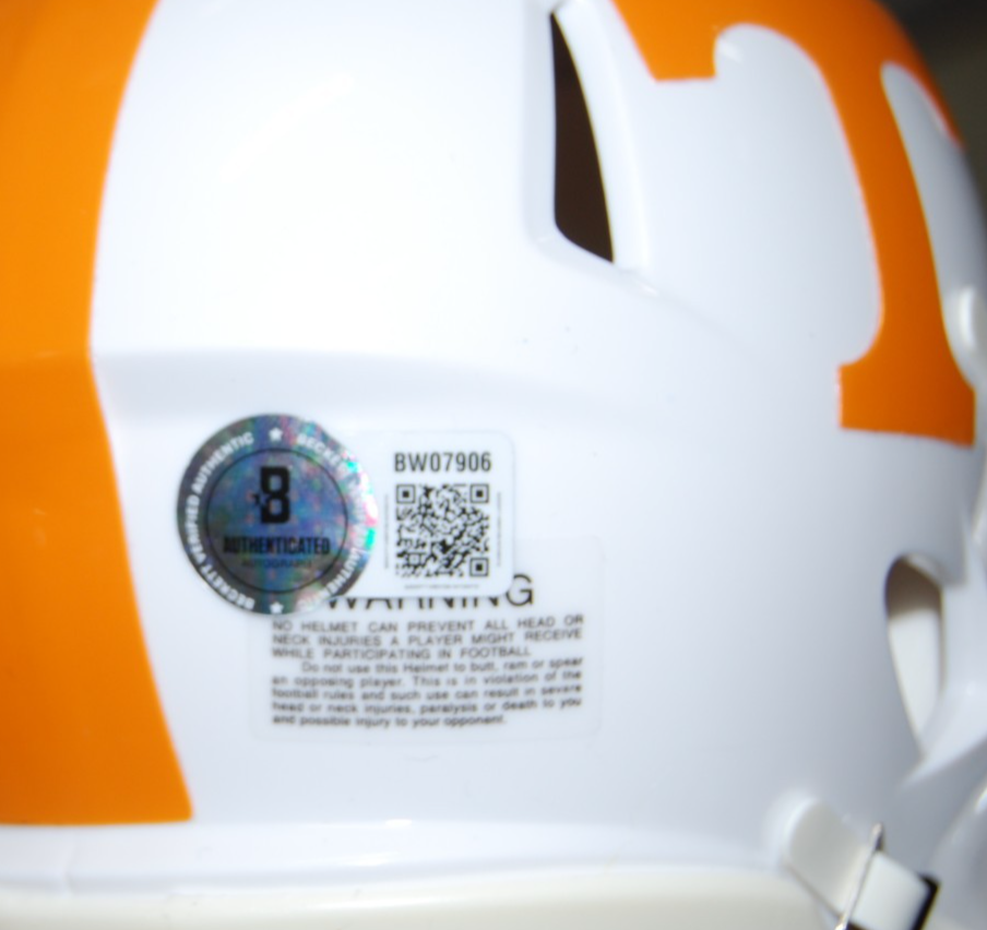 CHARLES DAVIS signed (TENNESSEE VOLUNTEERS) mini football helmet BECKETT BW07906