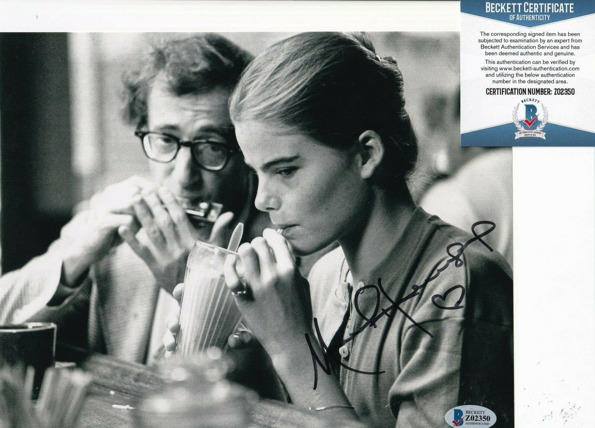 MARIEL HEMMINGWAY signed (MANHATTAN) Movie Tracy 8X10 photo BECKETT BAS Z02350