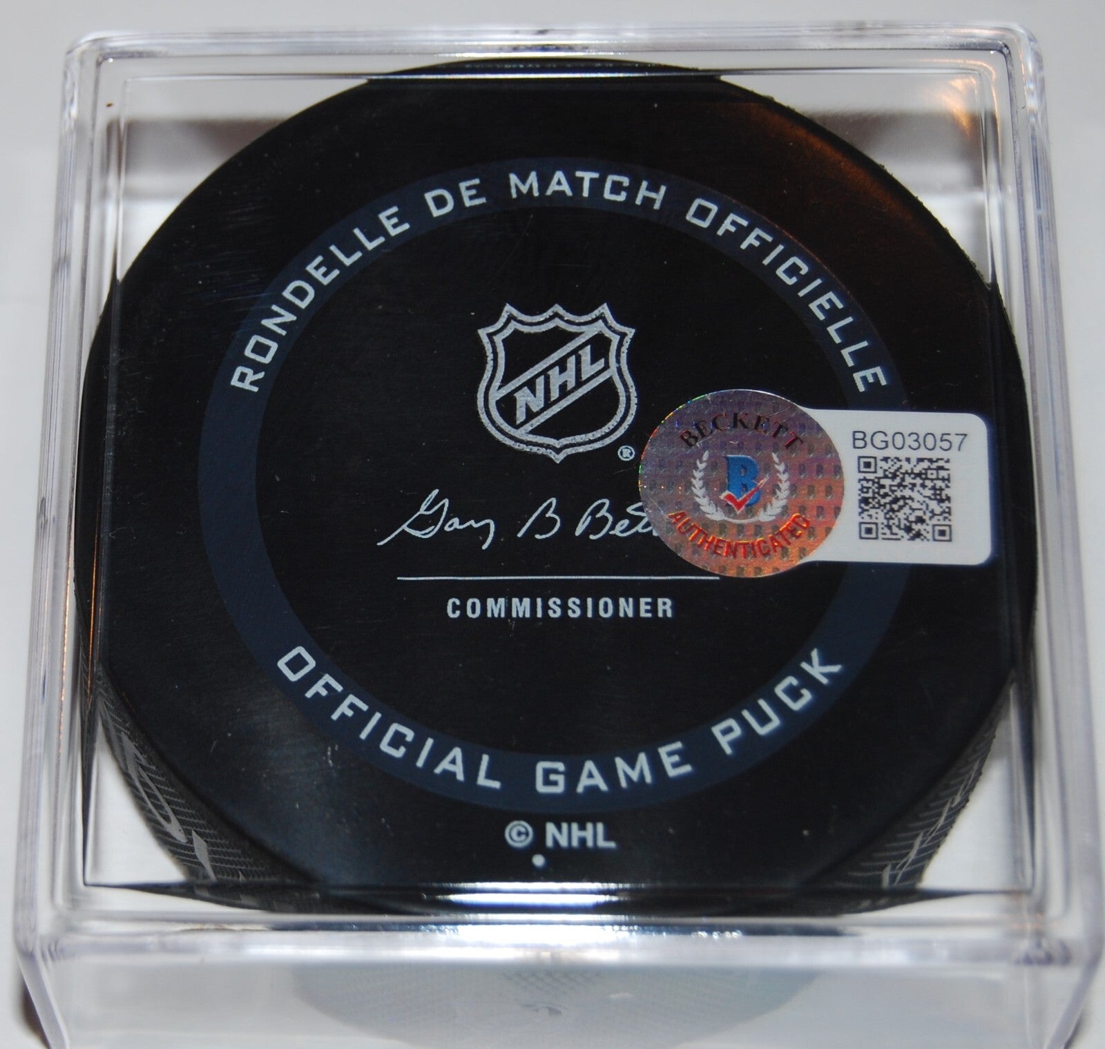 ED BELFOUR signed (CHICAGO BLACKHAWKS) Official game hockey puck BECKETT BG03057