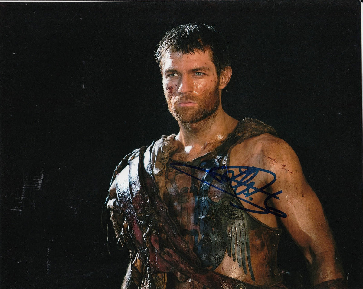 LIAM MCINTYRE signed (SPARTACUS: WAR OF THE DAMNED) 8X10 W/COA *Spartacus*  #2